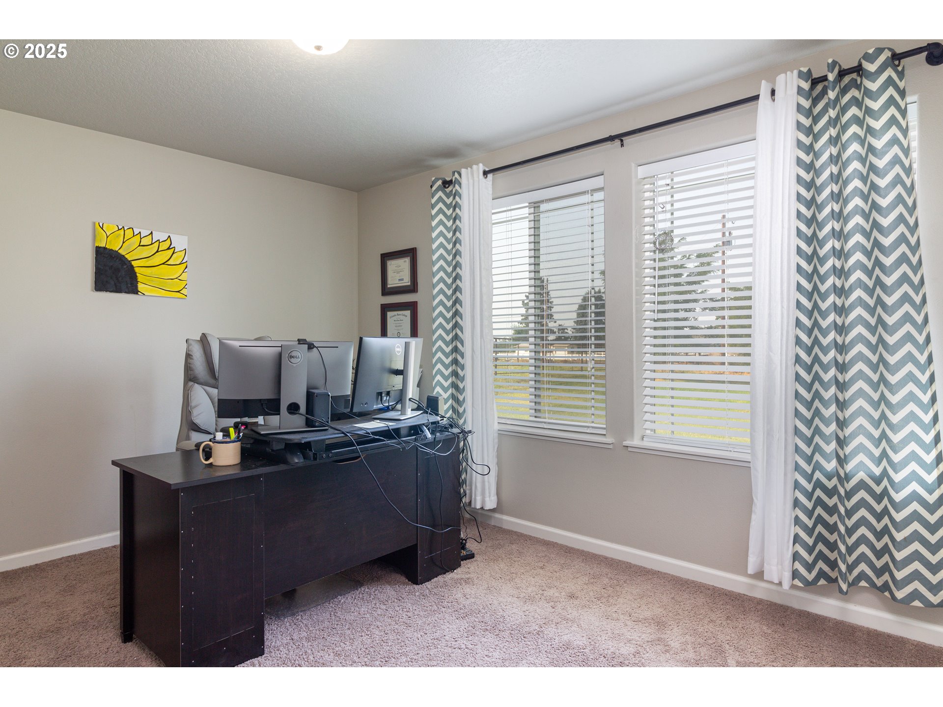 1815 Minnehaha Road Hermiston, OR 97838 - Photo 6 of 34 a workspace with furniture and window
