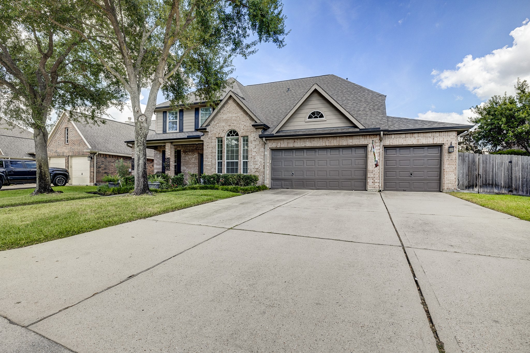 18606 Spring Heather Court Spring, TX 77379 - Photo 7 of 50 Welcome to 18606 Spring Heather Ct. a combination of refined luxury and comfort.
