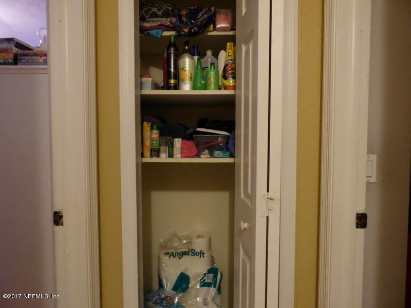 299 Capella Road Orange Park, FL 32073 - Photo 9 of 26 a view of a closet