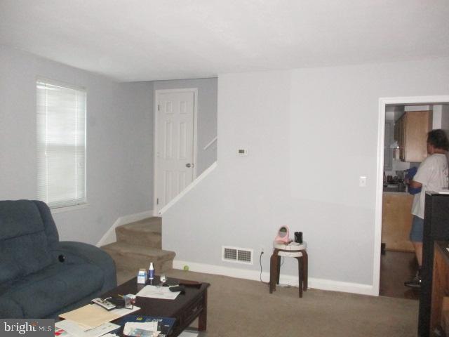 1615 Naturo Road Towson, MD 21286 - Photo 3 of 15 Living Room