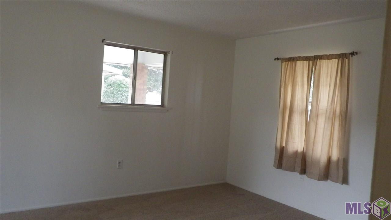 246 Emerald Road Baton Rouge, LA 70810 - Photo 2 of 10