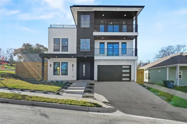 $600,000 | 325 North Moore Street, Dallas, TX 75203