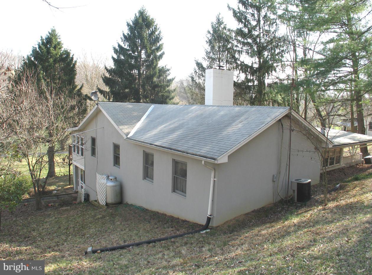 1482 Bennys Beach Road Front Royal, VA 22630 - Photo 2 of 27 Exterior (Rear)