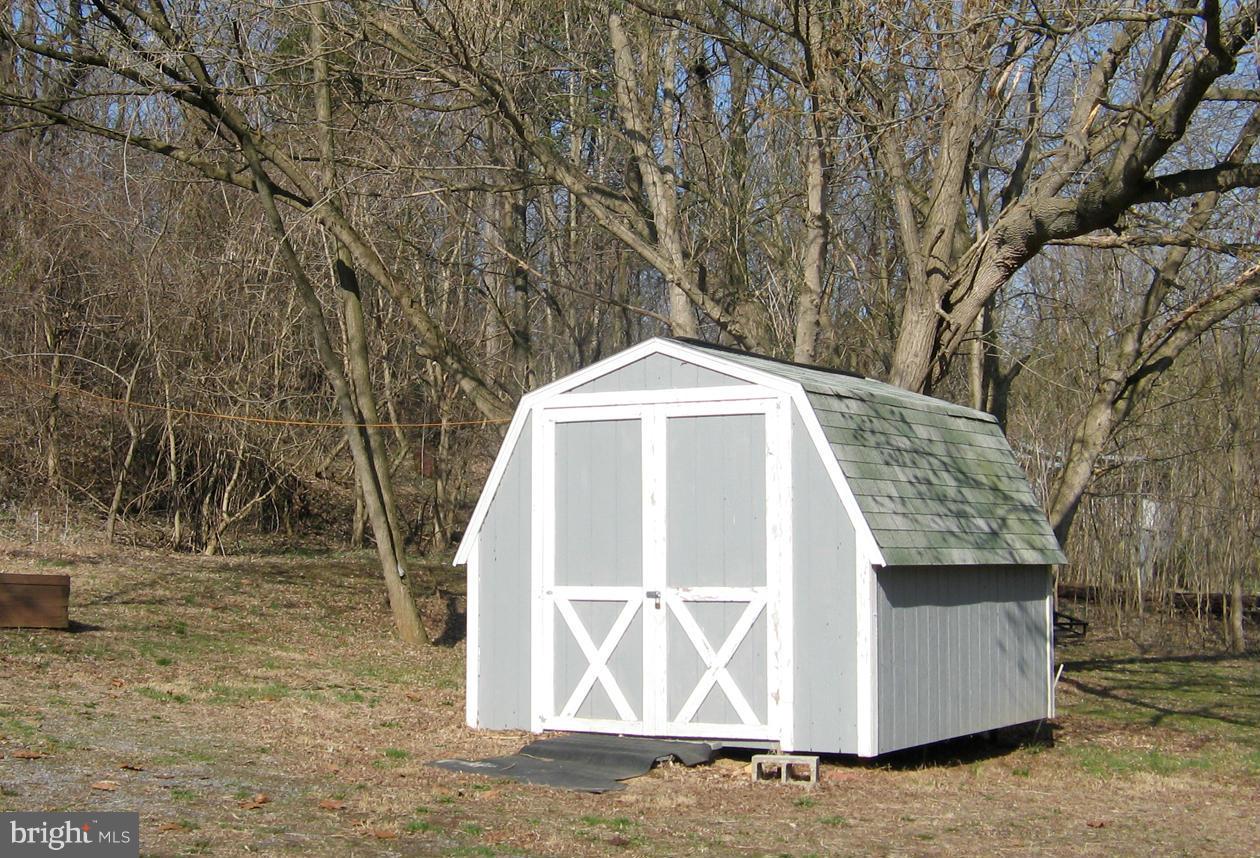 1482 Bennys Beach Road Front Royal, VA 22630 - Photo 23 of 27 Shed