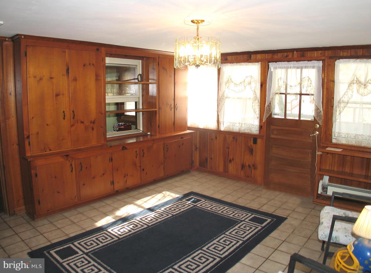 1482 Bennys Beach Road Front Royal, VA 22630 - Photo 7 of 27 Dining Room