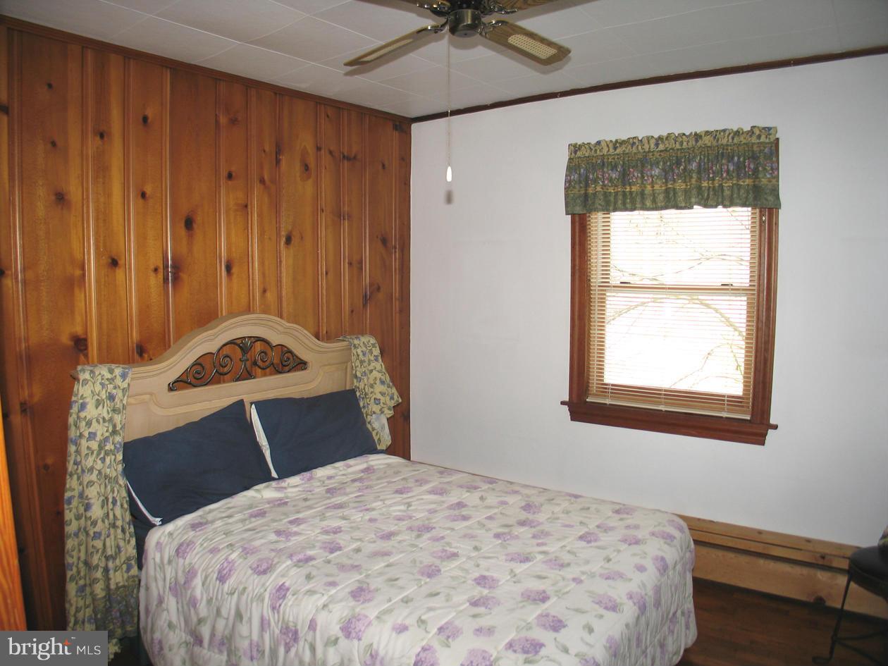1482 Bennys Beach Road Front Royal, VA 22630 - Photo 10 of 27 Bedroom 3