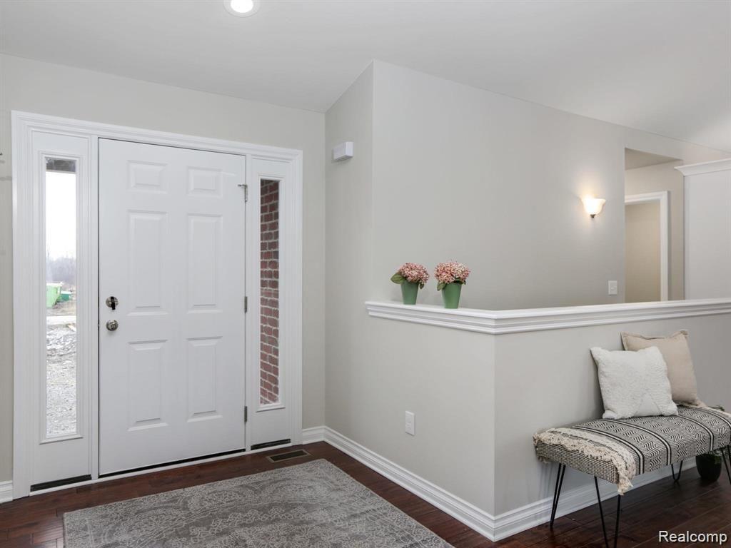 5375 Rochester Road Leonard, MI 48367 - Photo 7 of 49