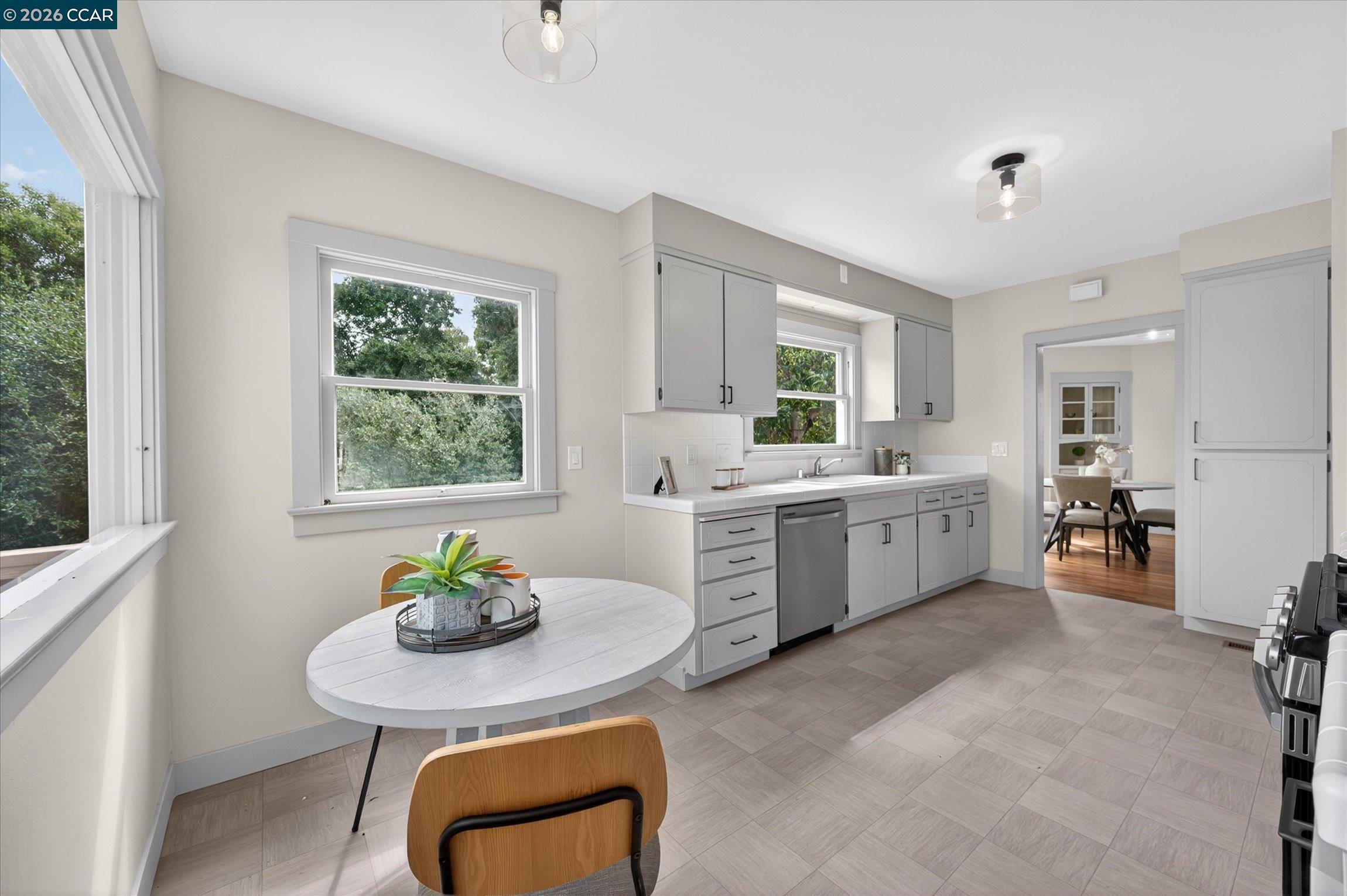 444 Edwards Street Crockett, CA 94525 - Photo 11 of 27