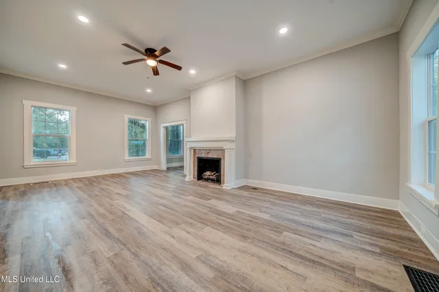 $324,999 | 586 Central Avenue, Coldwater, MS 38618