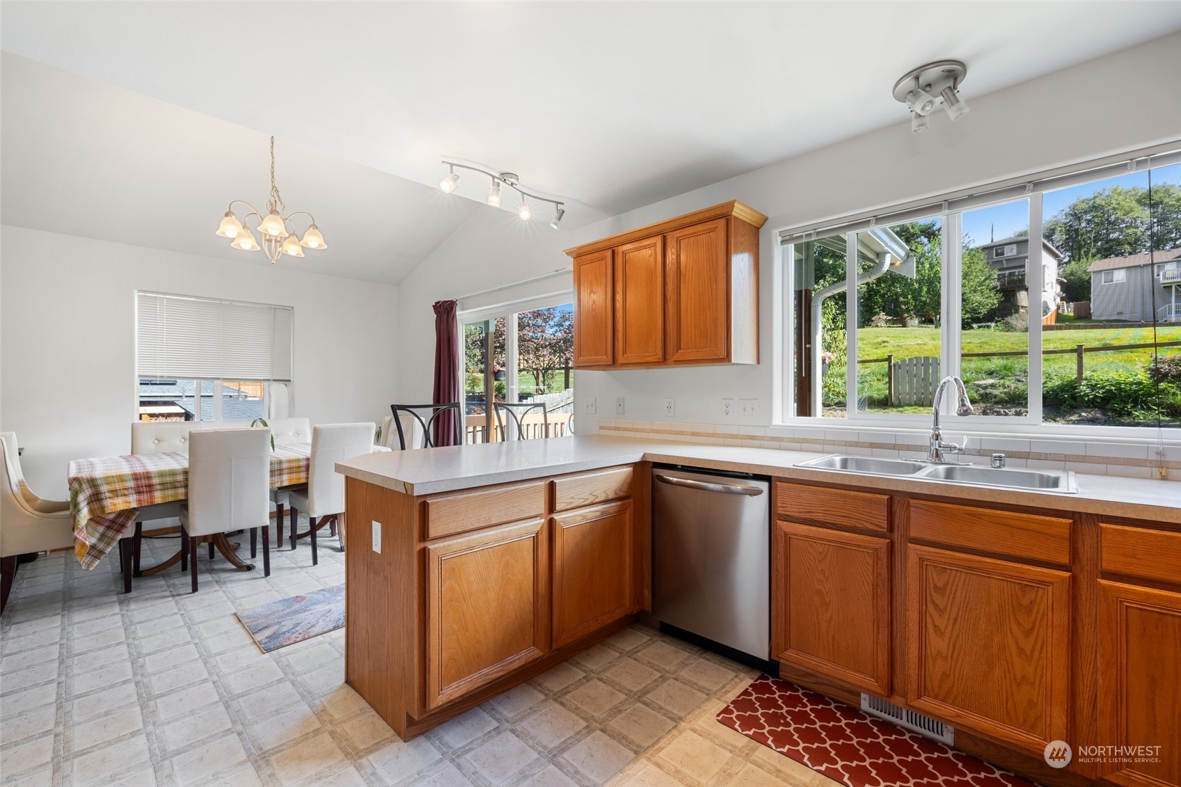 4857 Reindeer Road Freeland, WA 98249 - Photo 7 of 32 Gallery Image 7