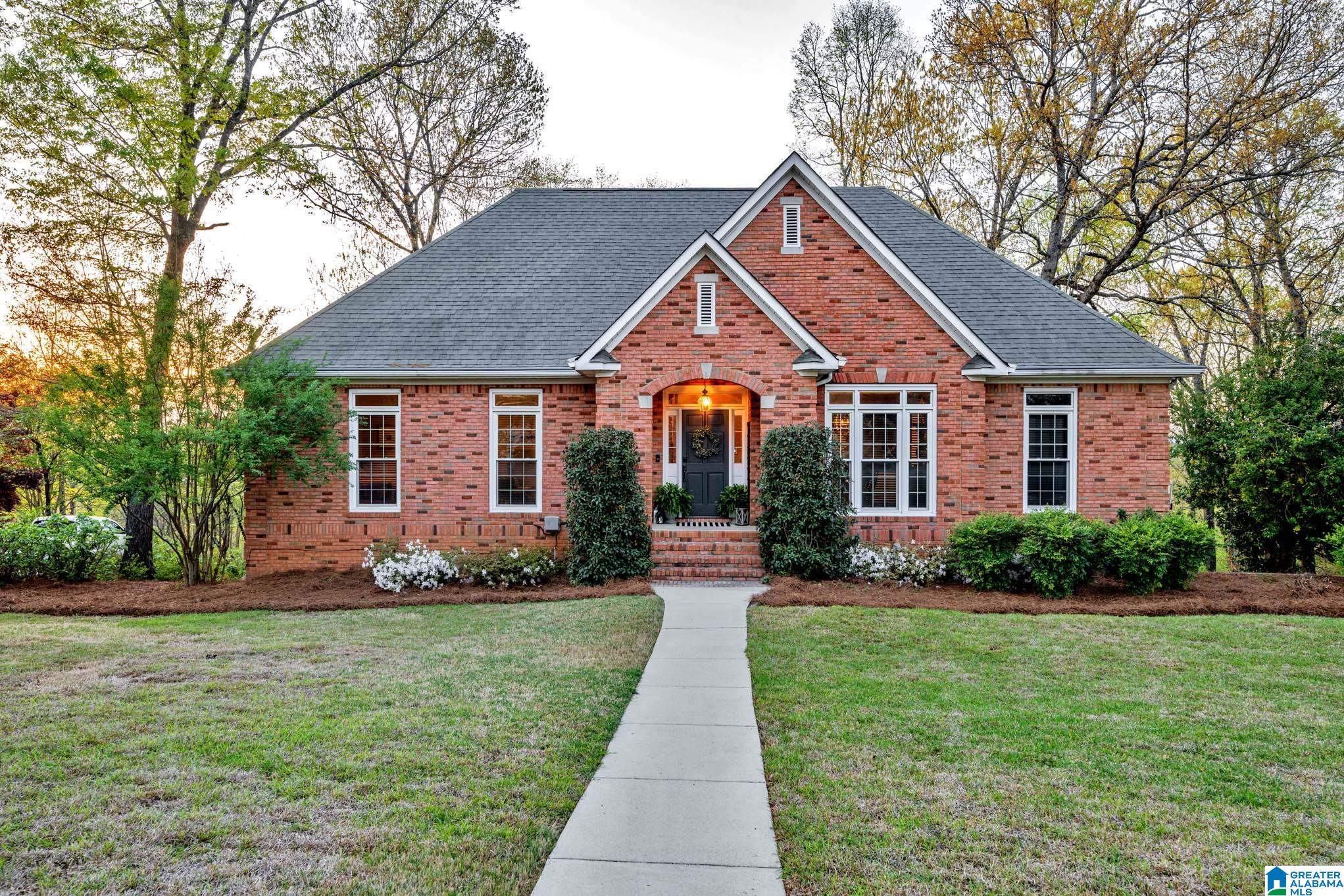 1038 Crest Road Leeds, AL 35094 - Photo 2 of 69