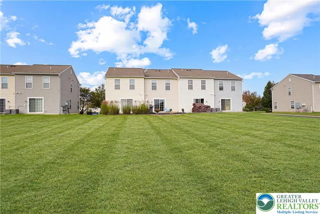 $2,100 | 8408 Saylor Court, Breinigsville, PA 18031