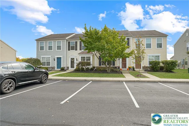 $2,100 | 8408 Saylor Court, Breinigsville, PA 18031