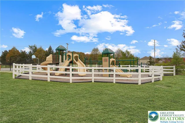 $2,100 | 8408 Saylor Court, Breinigsville, PA 18031