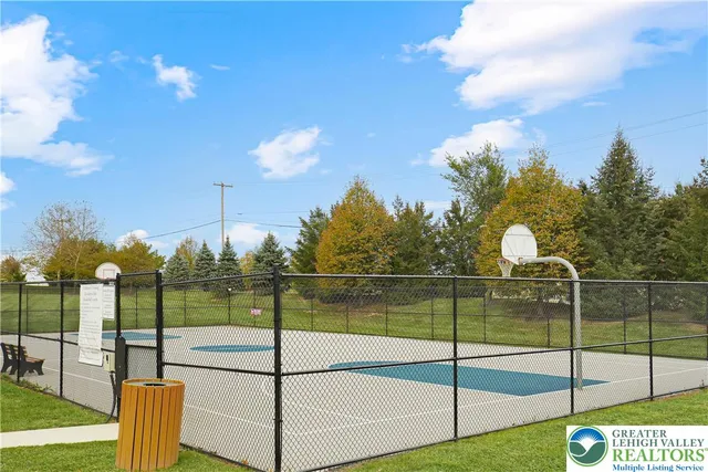 $2,100 | 8408 Saylor Court, Breinigsville, PA 18031