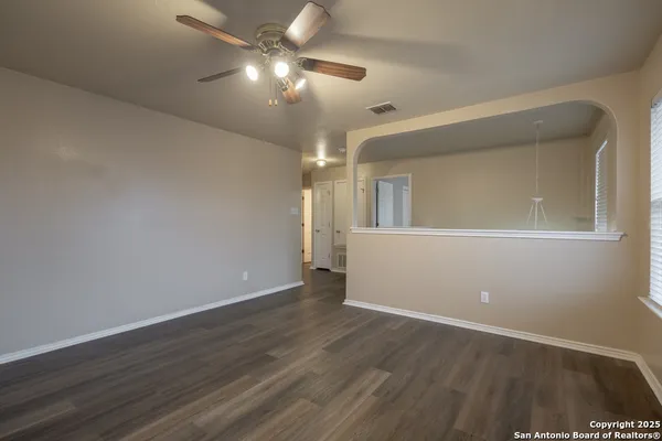 $1,595 | 9006 Clearwood Pth, Universal City, TX 78148