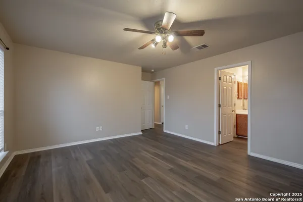 $1,595 | 9006 Clearwood Pth, Universal City, TX 78148