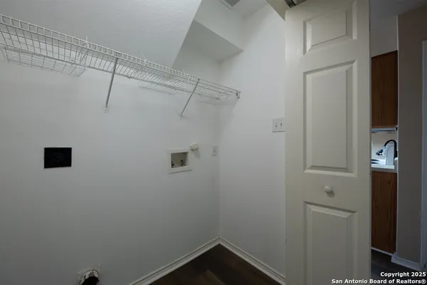 $1,595 | 9006 Clearwood Pth, Universal City, TX 78148