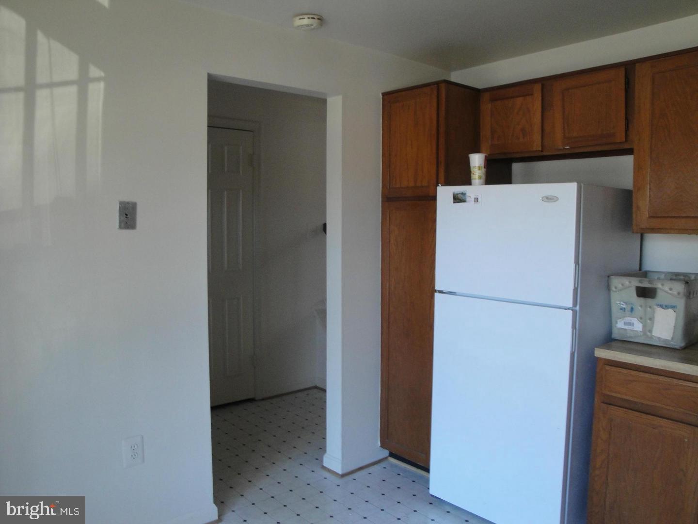 8029 Edinburgh Drive Springfield, VA 22153 - Photo 4 of 24