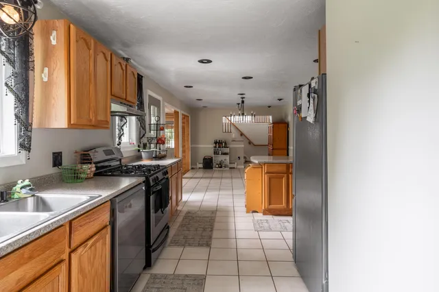 $399,999 | 230 West Old Main Road, Lowell, ME 04493