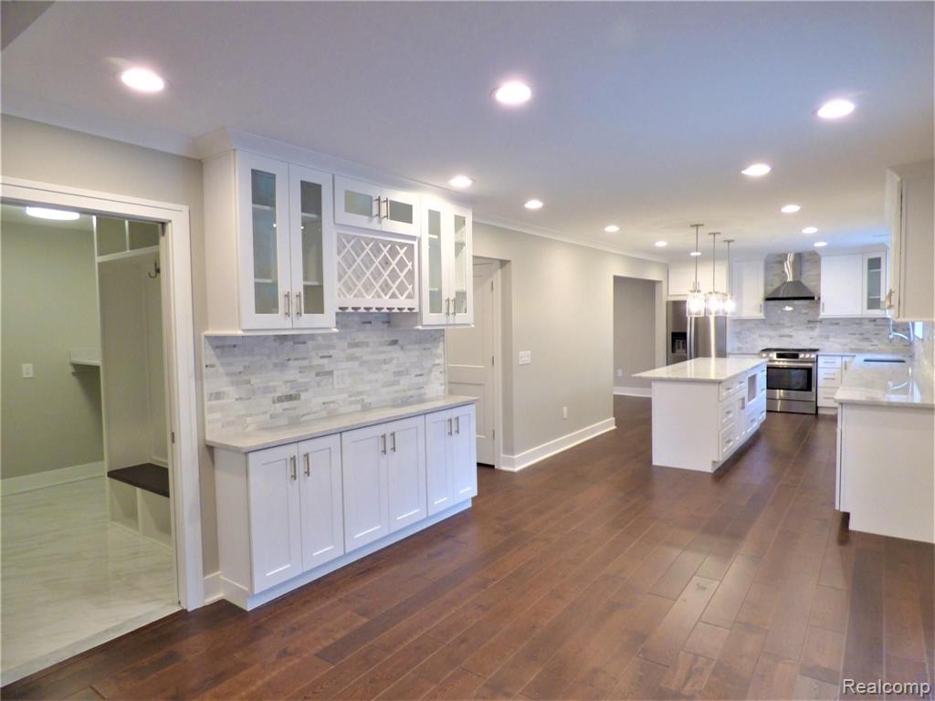660 Ten Point Drive Rochester Hills, MI 48309 - Photo 9 of 31