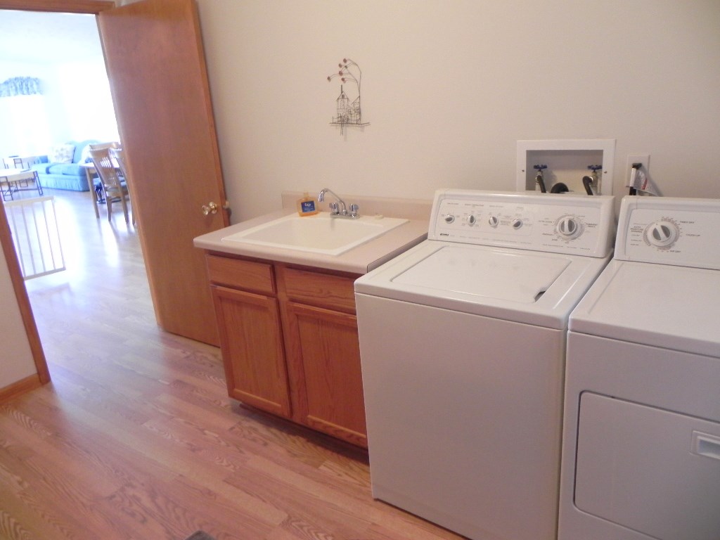 567 Baintree Road Lake Summerset, IL 61019 - Photo 19 of 25 a utility room with dryer and washer