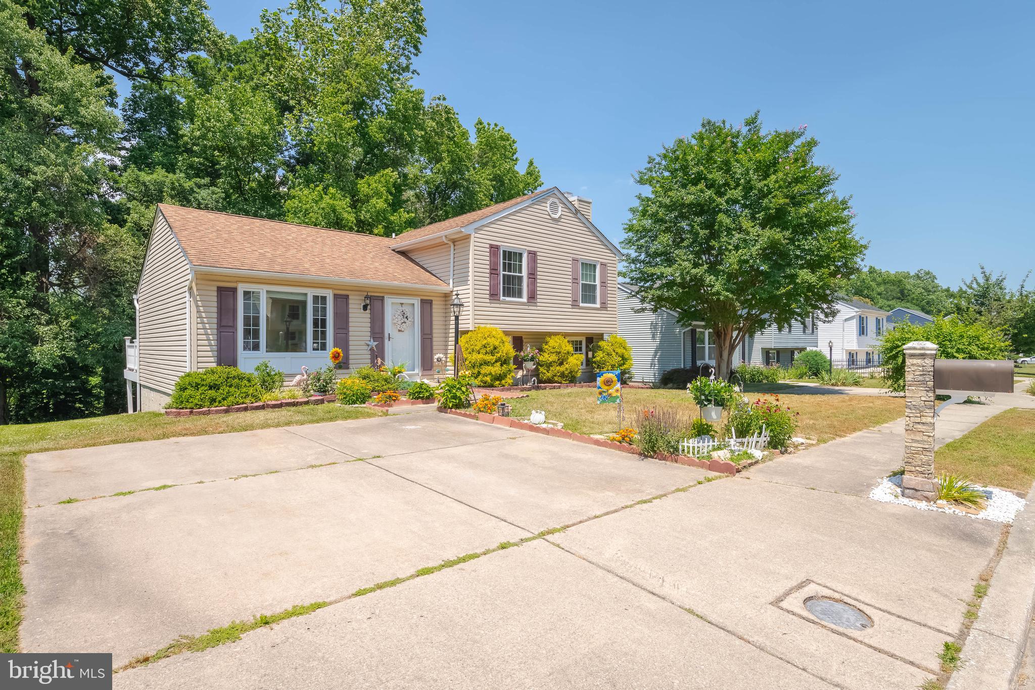 52 Yew Road Baltimore, MD 21221 - Photo 2 of 50