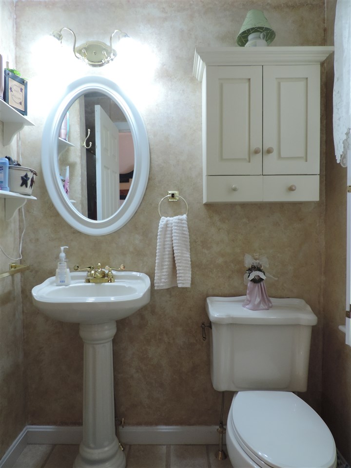 41 Bridle Path Dover, NH 03820 - Photo 12 of 29