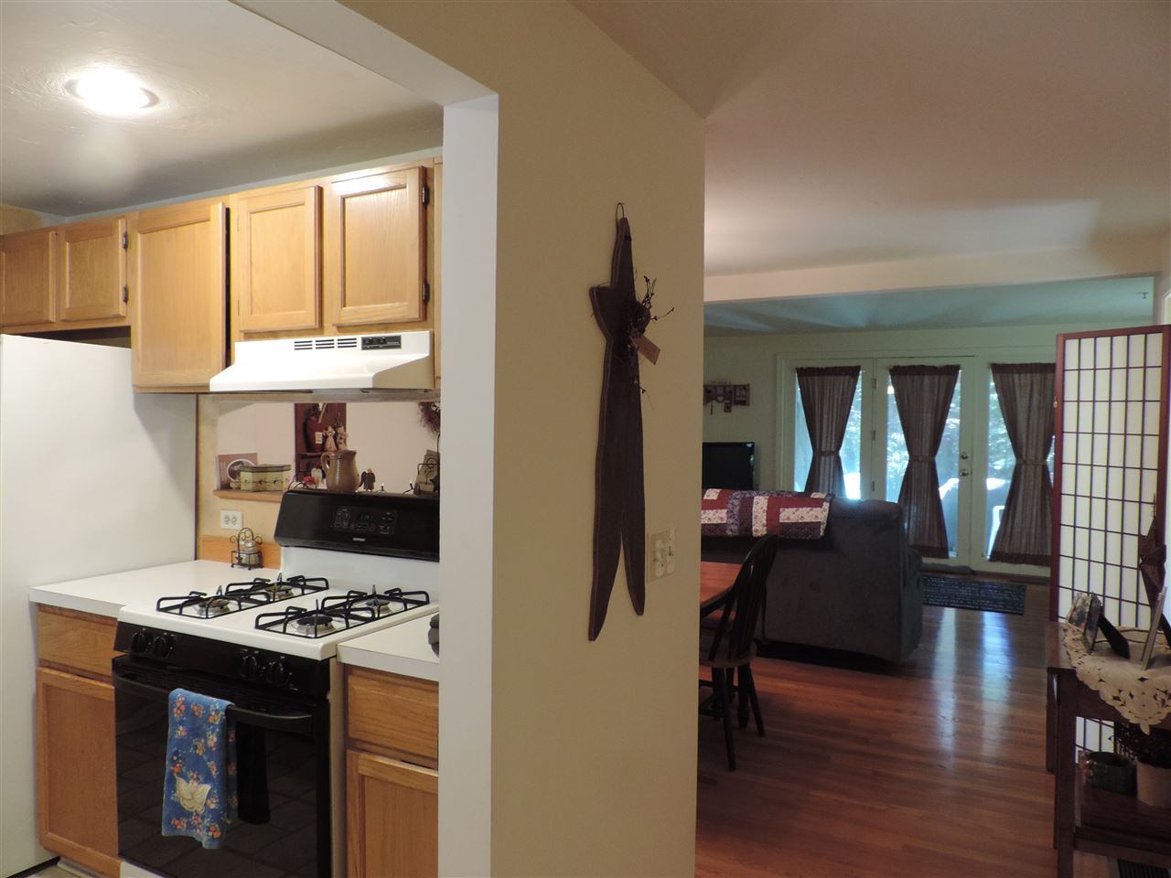 41 Bridle Path Dover, NH 03820 - Photo 7 of 29