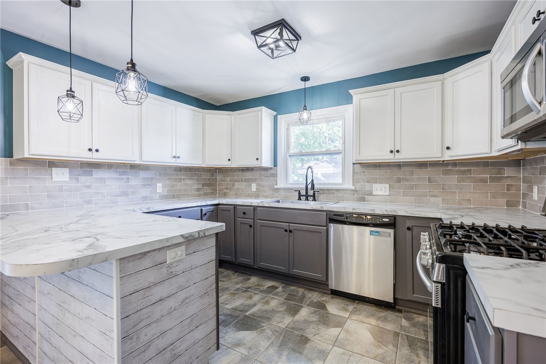 70 Highwood Road Irondequoit, NY 14609 - Photo 13 of 32