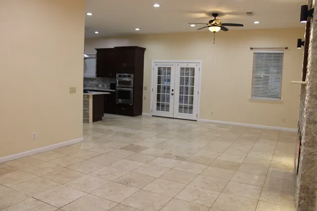 $2,400 | 975 State Highway 95, Bastrop, TX 78602