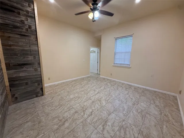 $2,400 | 975 State Highway 95, Bastrop, TX 78602