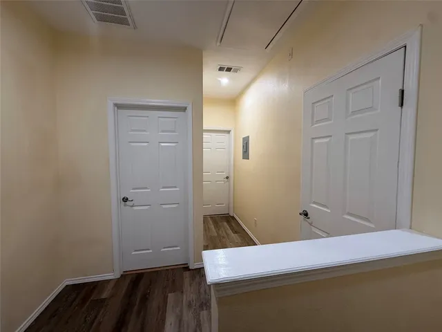 $2,400 | 975 State Highway 95, Bastrop, TX 78602