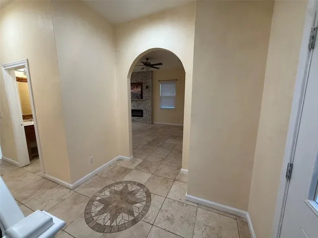 $2,400 | 975 State Highway 95, Bastrop, TX 78602