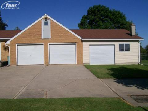 12241 East Potter Road Davison, MI 48423 - Photo 19 of 23 20201577-18.JPG