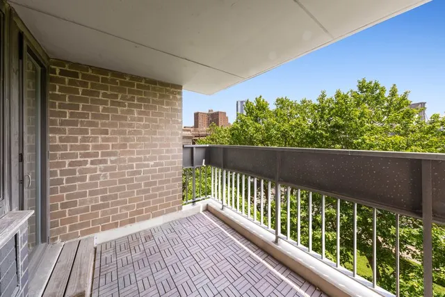 $749,000 | 333 Pearl Street, Unit 6M | Financial District