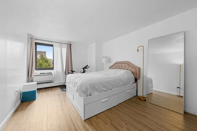 $749,000 | 333 Pearl Street, Unit 6M | Financial District