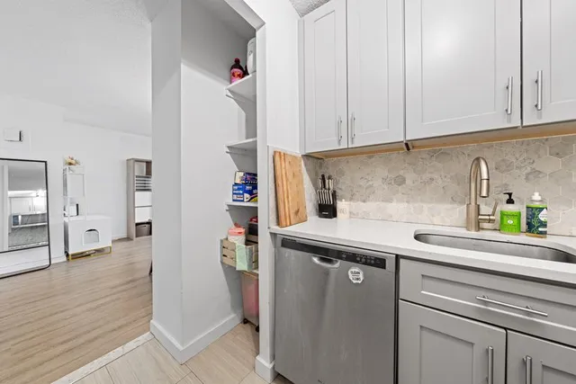 $749,000 | 333 Pearl Street, Unit 6M | Financial District
