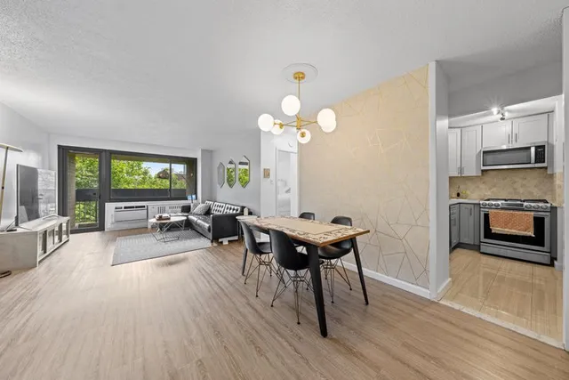 $749,000 | 333 Pearl Street, Unit 6M | Financial District