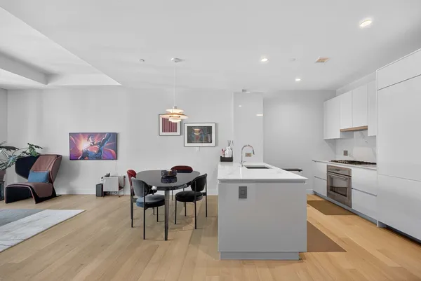 $9,800 | 135 Seaport Boulevard, Unit 2001, Boston, MA 02210