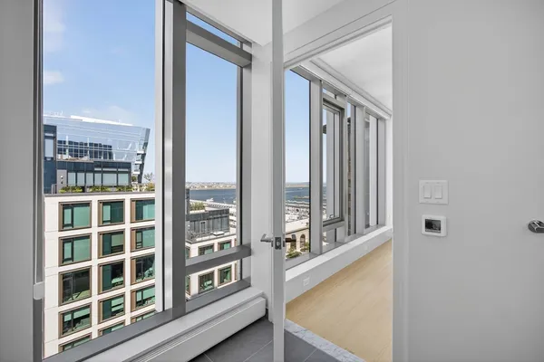 $9,800 | 135 Seaport Boulevard, Unit 2001, Boston, MA 02210