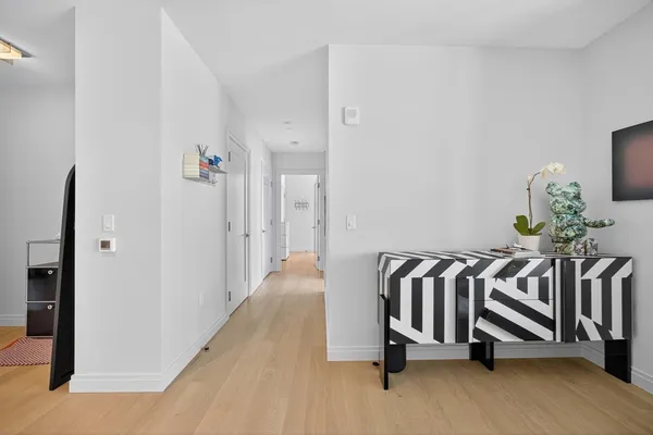 $9,800 | 135 Seaport Boulevard, Unit 2001, Boston, MA 02210