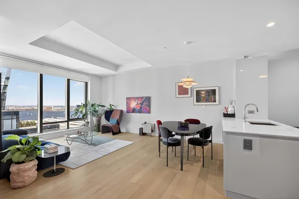 $9,800 | 135 Seaport Boulevard, Unit 2001, Boston, MA 02210