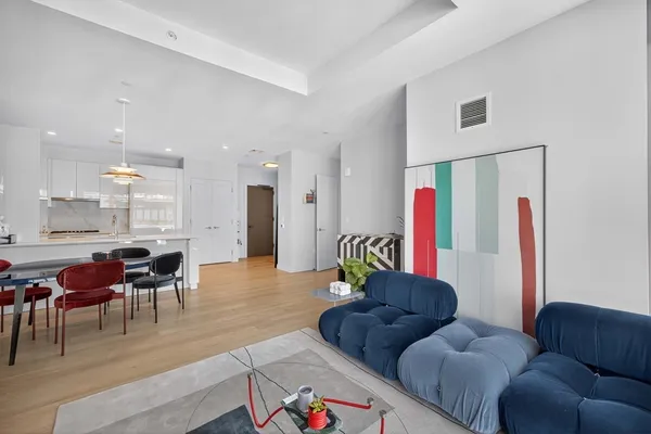 $9,800 | 135 Seaport Boulevard, Unit 2001, Boston, MA 02210