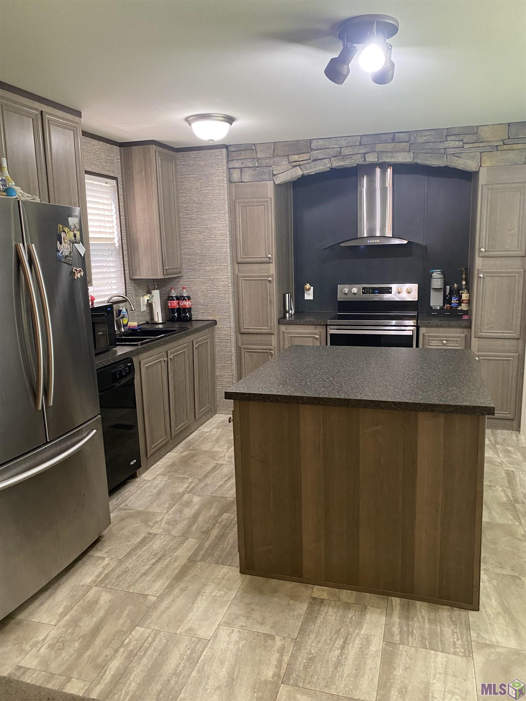 14152 Bourque Road Gonzales, LA 70737 - Photo 5 of 17 Gallery Image 5