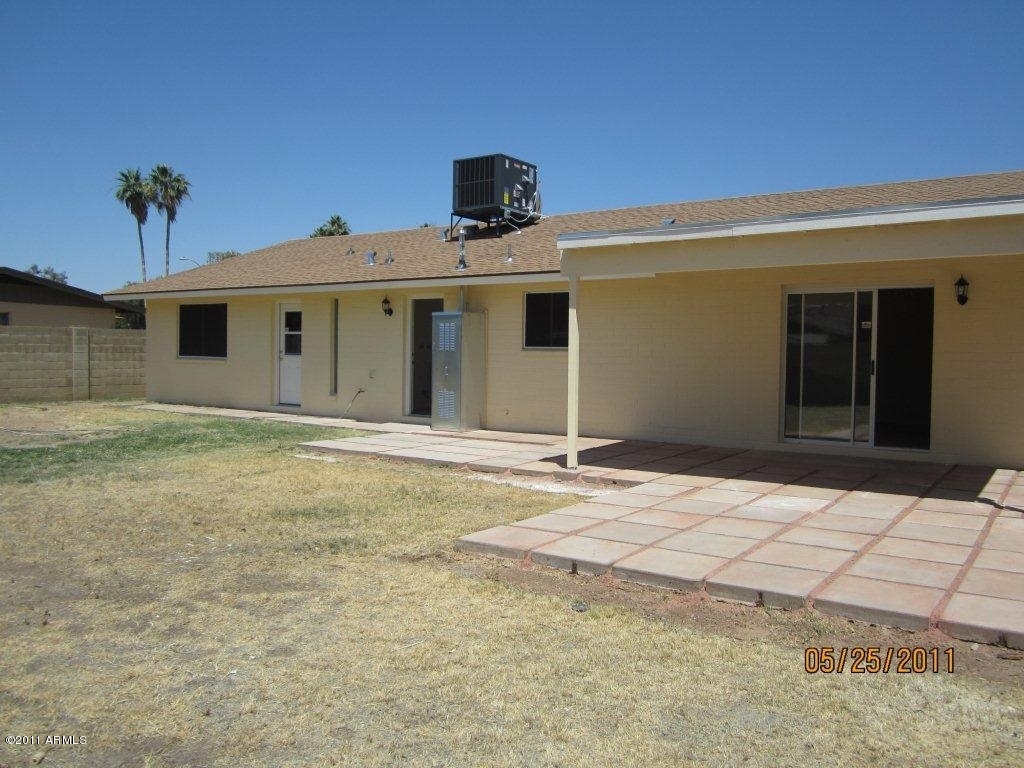 3529 West Shangri-la Road Phoenix, AZ 85029 - Photo 5 of 10 Shangri La rear view