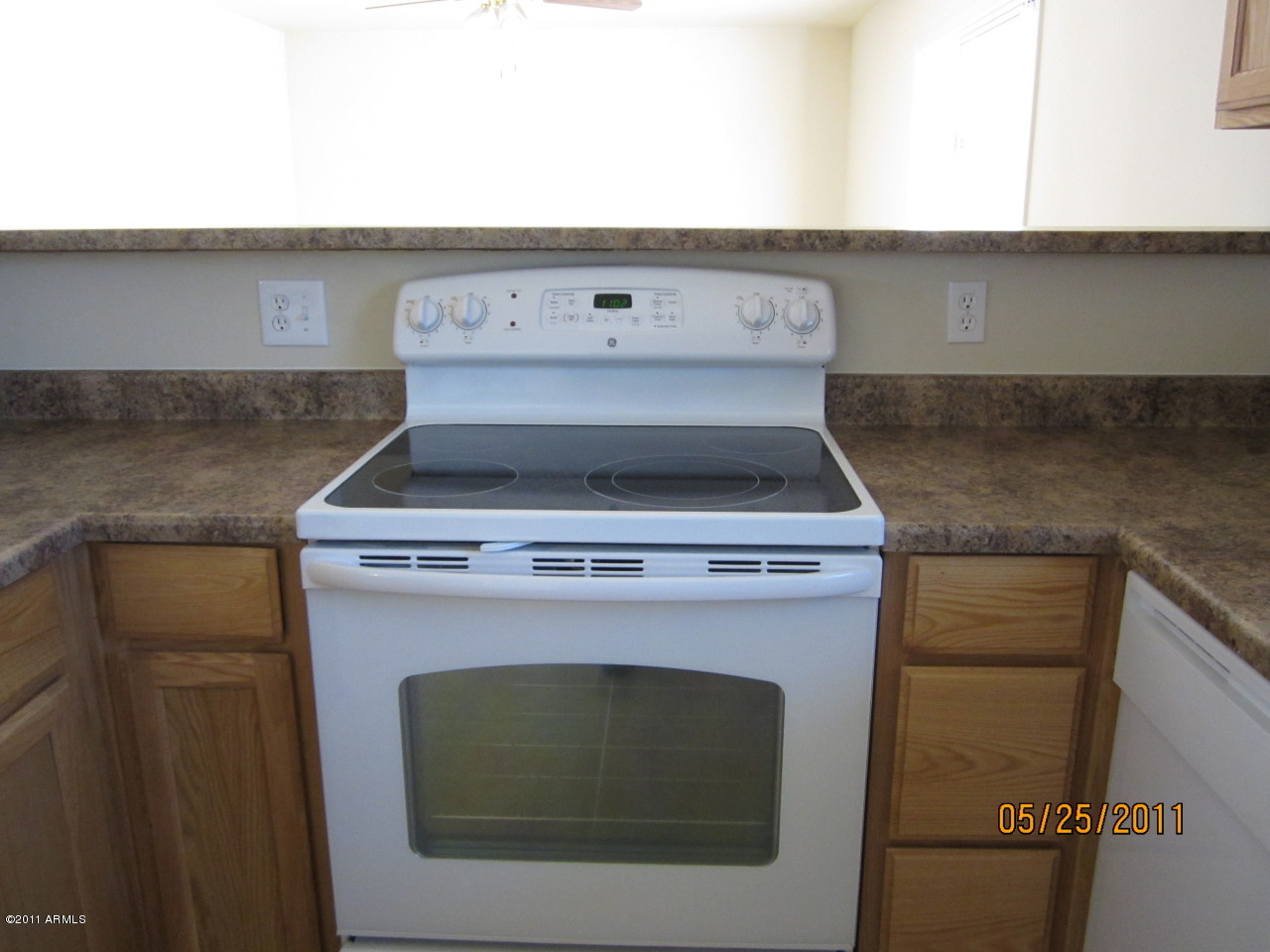 3529 West Shangri-la Road Phoenix, AZ 85029 - Photo 10 of 10 New electric stove