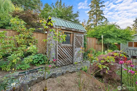 $950,000 | 1611 Northeast Perkins Way, Shoreline, WA 98155
