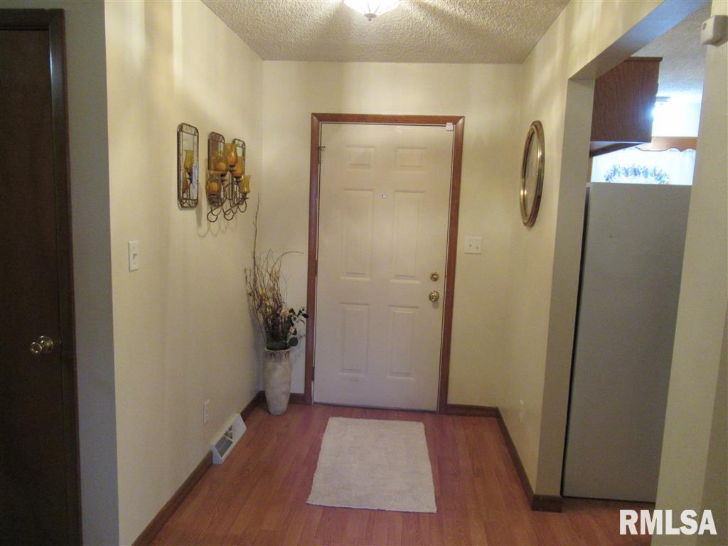 2728 York Road Springfield, IL 62703 - Photo 3 of 21