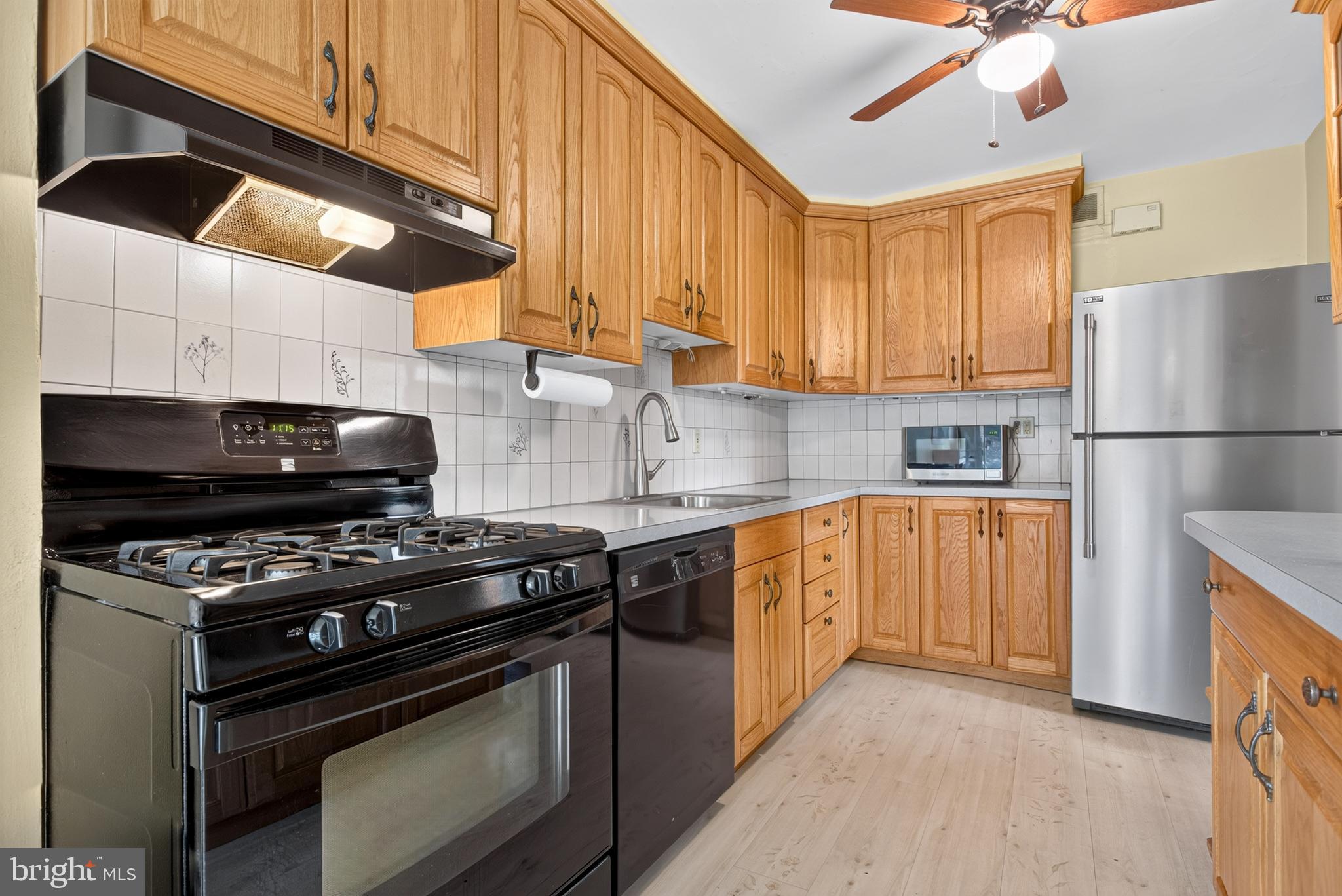 141 North Norwinden Drive Springfield, PA 19064 - Photo 11 of 42 Kitchen